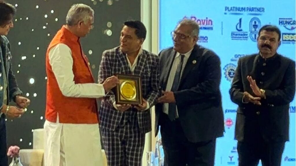 Hat-Trick Glory: Canadian Communications and Marketing Pro Secures Three Prestigious Accolades in the Early Days of 2024! - National - PNN Digital Hat-Trick Glory: Canadian Communications and Marketing Pro Secures Three Prestigious Accolades in the Early Days of 2024! - Ahmedabad (Gujarat) , March 15: In an exceptional kick-off to 2024, Tushar Unadkat, the esteemed Canadian communications and marketing maestro, has achieved a hat trick of prestigious awards, proudly showcasing his outstanding contributions to the global creative industry. Embracing his roots with pride, he's hailed as the Canadian Trailblazer, adding a touch of Gujarat's glory to his remarkable journey. Unadkat reminisces on his path to success, deeply rooted in his vibrant heritage and driven by his relentless passion. - PNN Digital